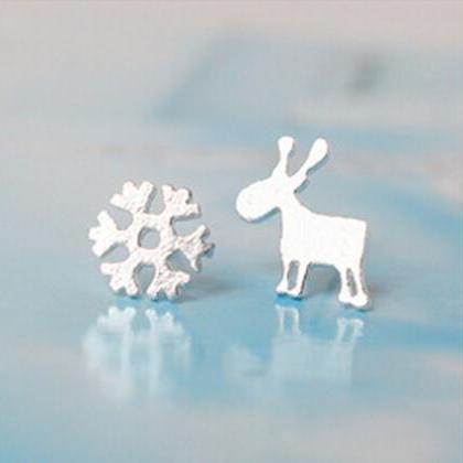 Sterling Silver Anti Allergy Elk And Snowflakes..