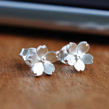 Sterling Silver Anti Allergy Sakura Earring