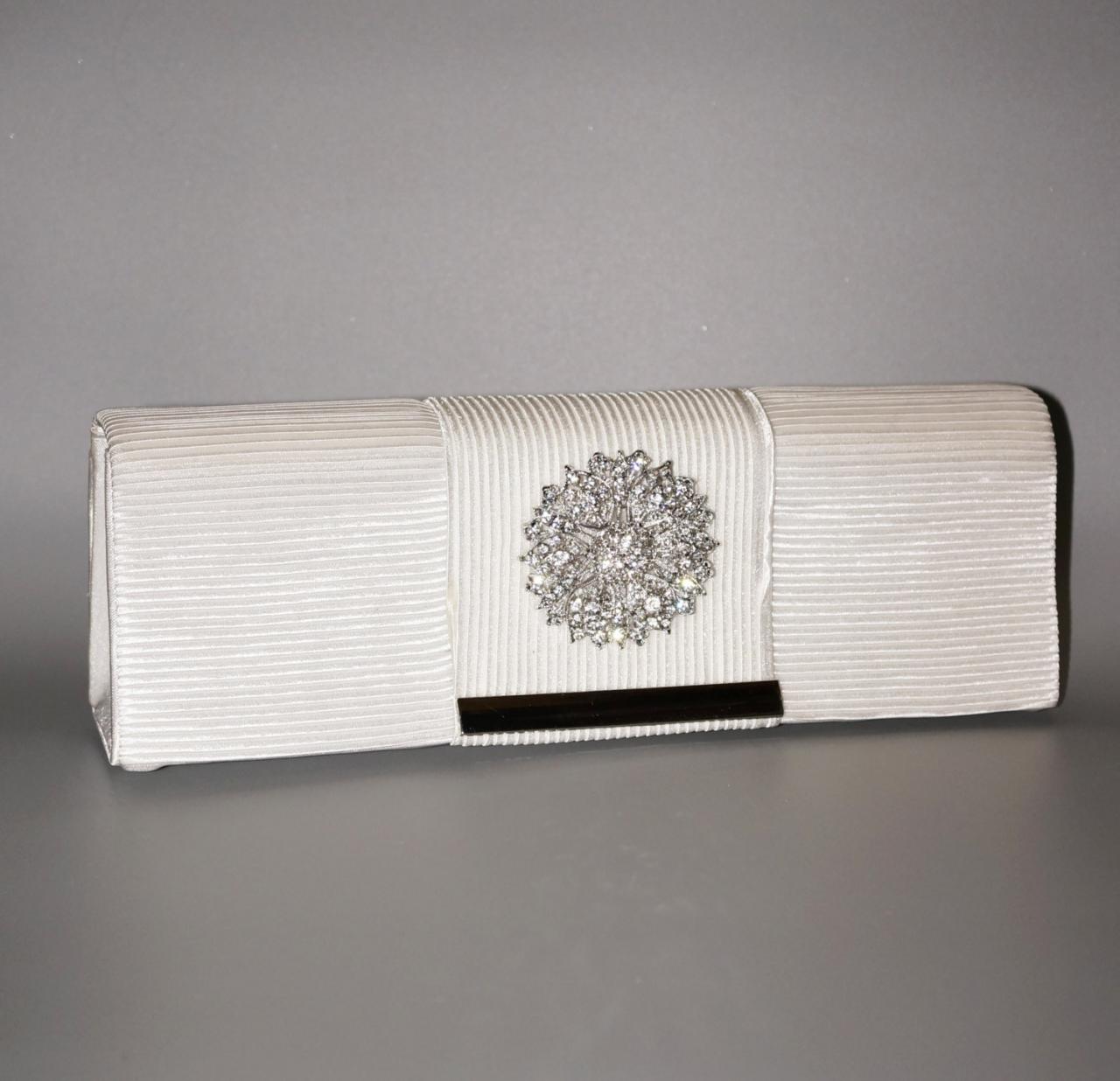 Ivory Wedding Handbag Rhinestone Brooch Satin Pleated Elegant Bridal Evening Bag With Chain (nb10036)