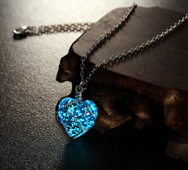 Unisex Hollow Heart Necklace Pendant Luminous Glow In The Dark Locket Jewelry Gifts-msp0007