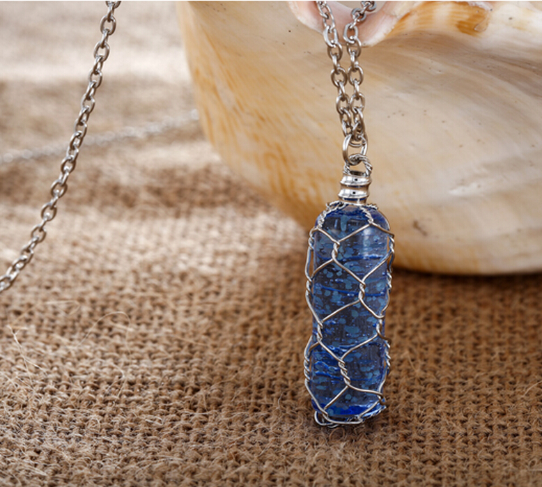 Pretty Cylindrical Luminous Necklace Glow In The Dark Crystal Necklace