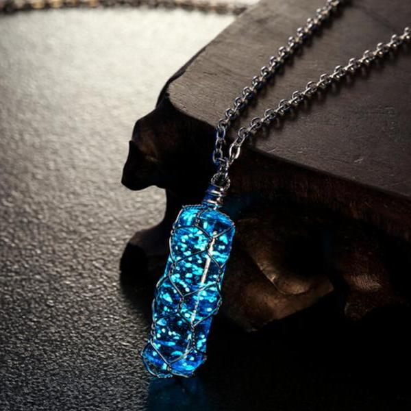 Pretty Cylindrical Luminous Necklace Glow In The Dark Crystal Necklace